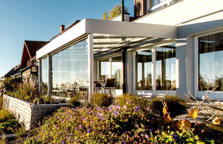 Wintergarten aus Aluminium an einem Einfamilienhaus in Oberösterreich, Projekt von Fenster Schmidinger