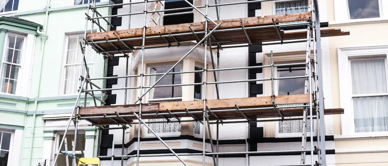 Glastausch Heizkosten sparen: Effiziente Sanierung durch Erneuern der Fensterverglasung statt Fensteraustausch.
