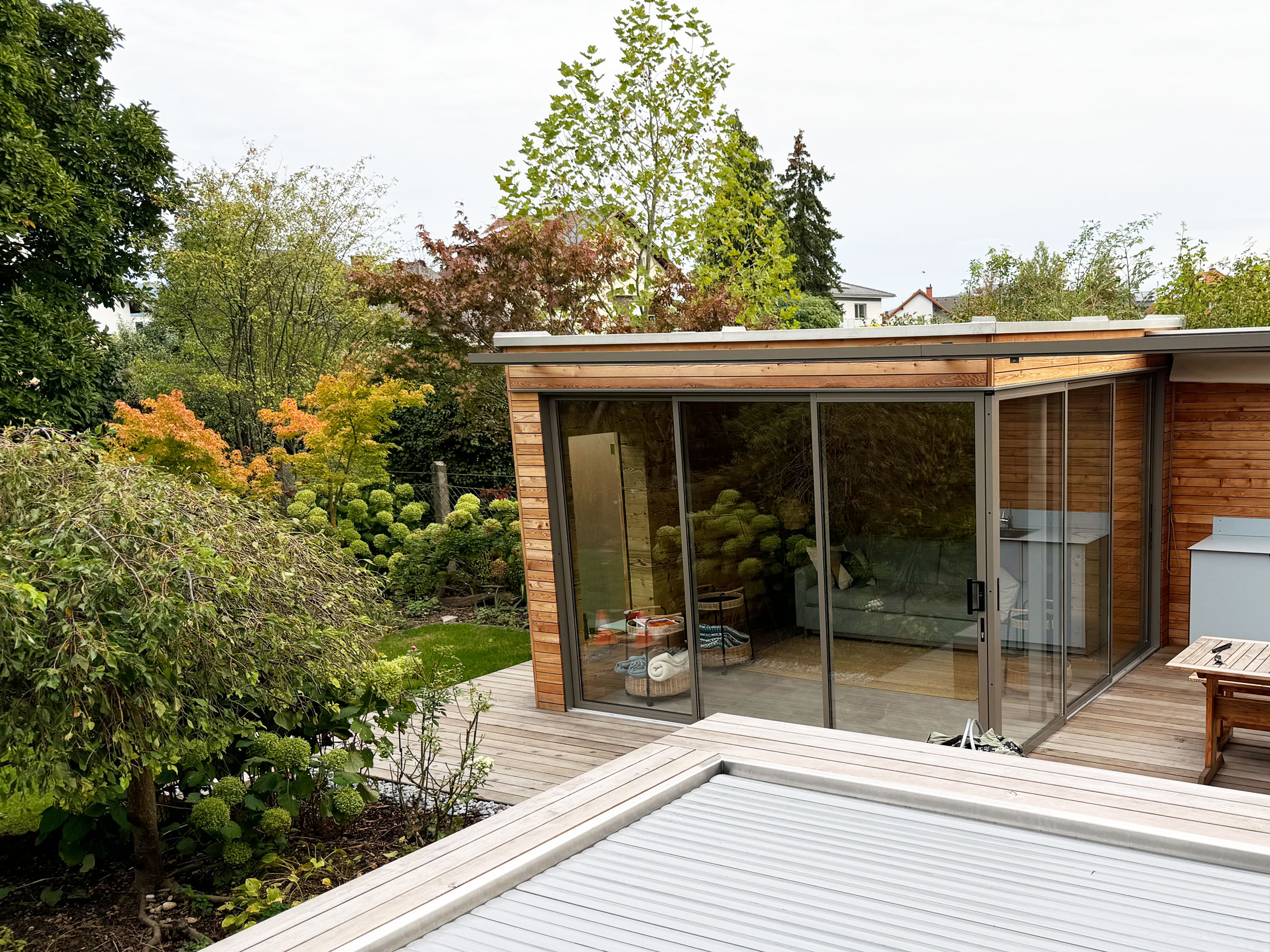 Schiebetürlösungen für moderne Gartenhäuser