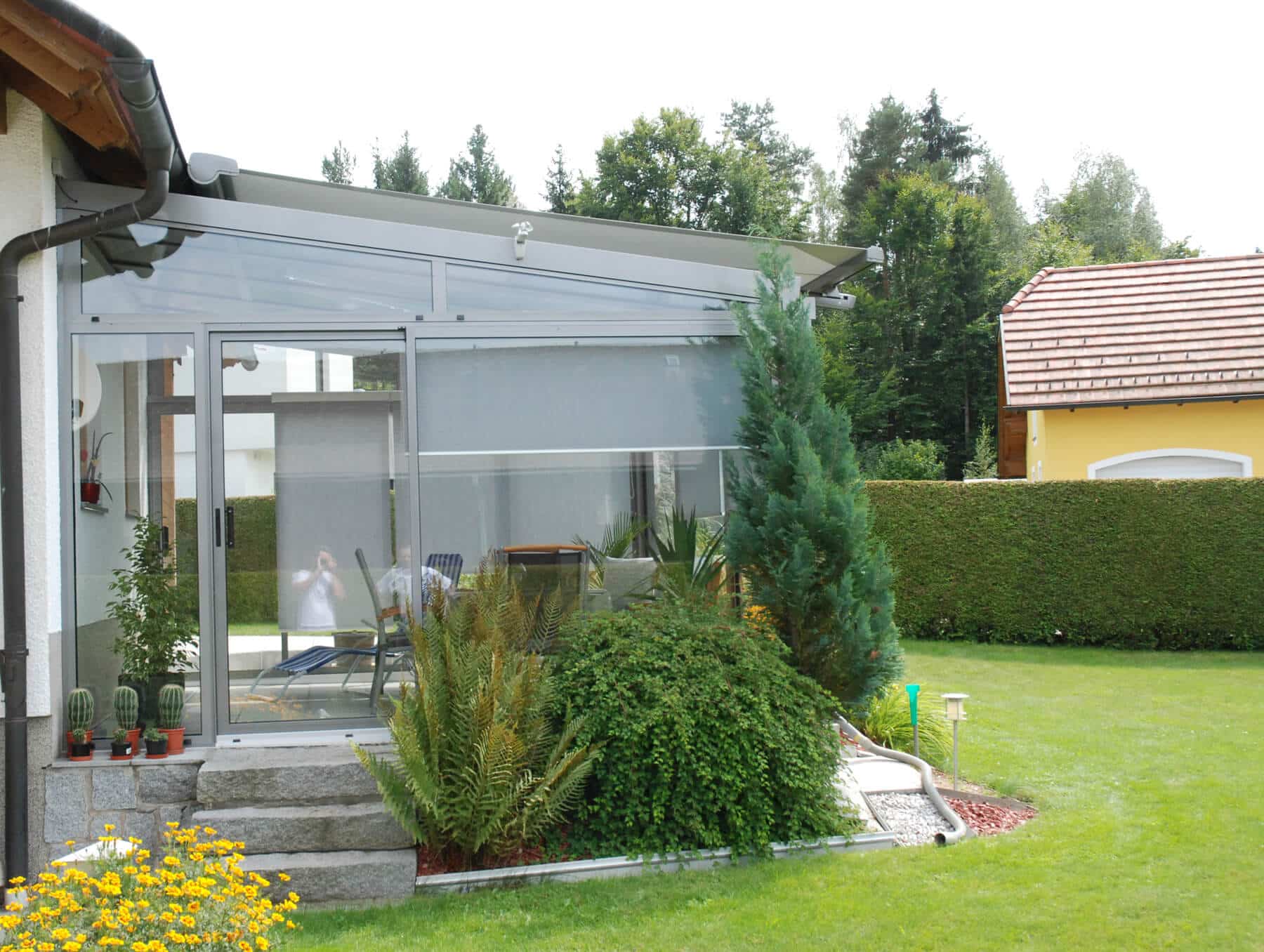 Seitenwand bei Sommergarten mit Schiebetüre