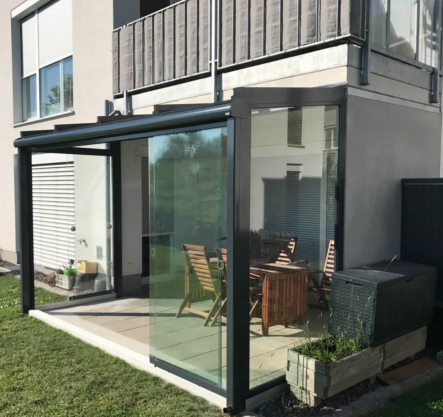 Sommergarten mit Glasschiebetüren in Ottensheim / OÖ