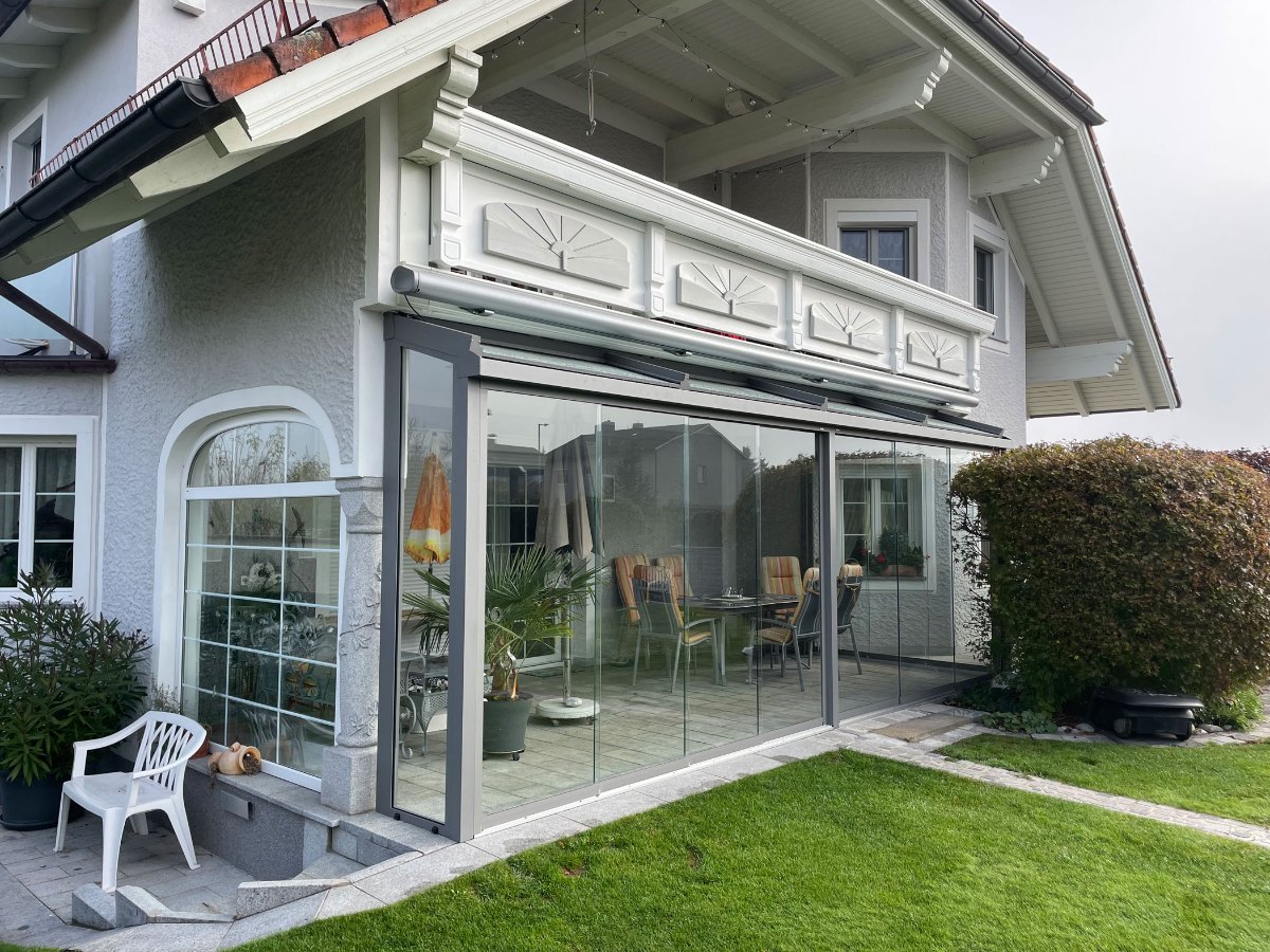 Sommergarten nach Maß in St. Valentin im Bezirk Amstetten, Glasschiebetüren mit Alu-Profilen, montiert von Fenster-Schmidinger