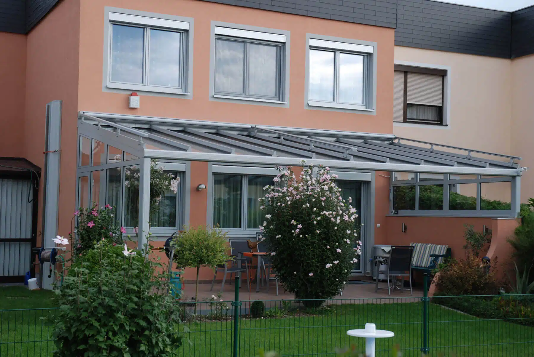 Terrassenüberdachung Alu grau