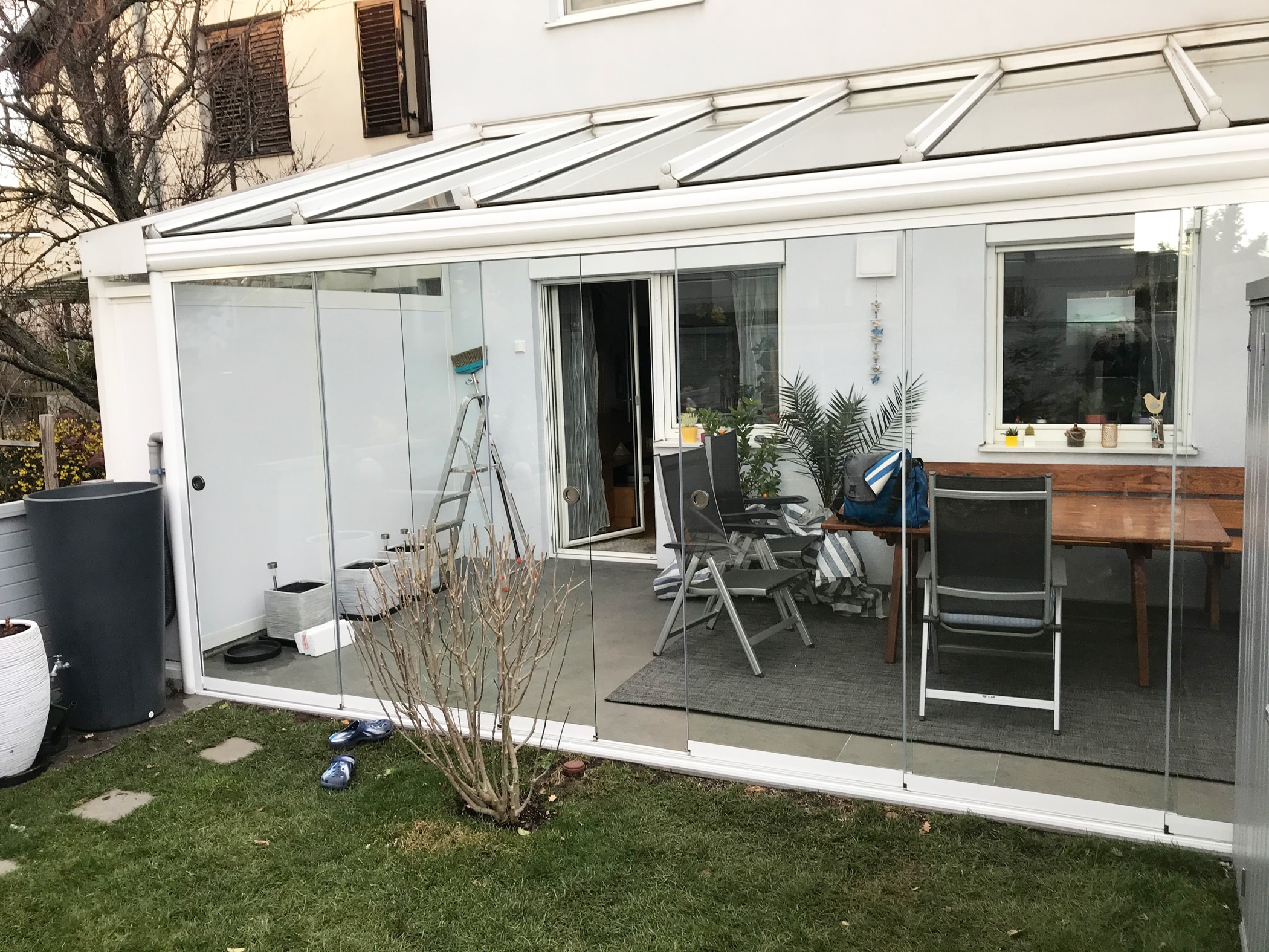 Terrassenüberdachung mit Schiebetüren - Farbe weiß