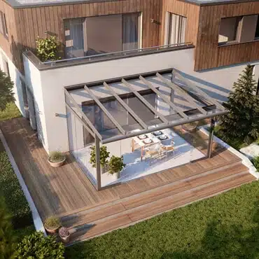Terrassenüberdachung nachträglich schließen und erweitern für mehr Wohnkomfort und Wetterschutz mit modernen Glasschiebesystemen.
