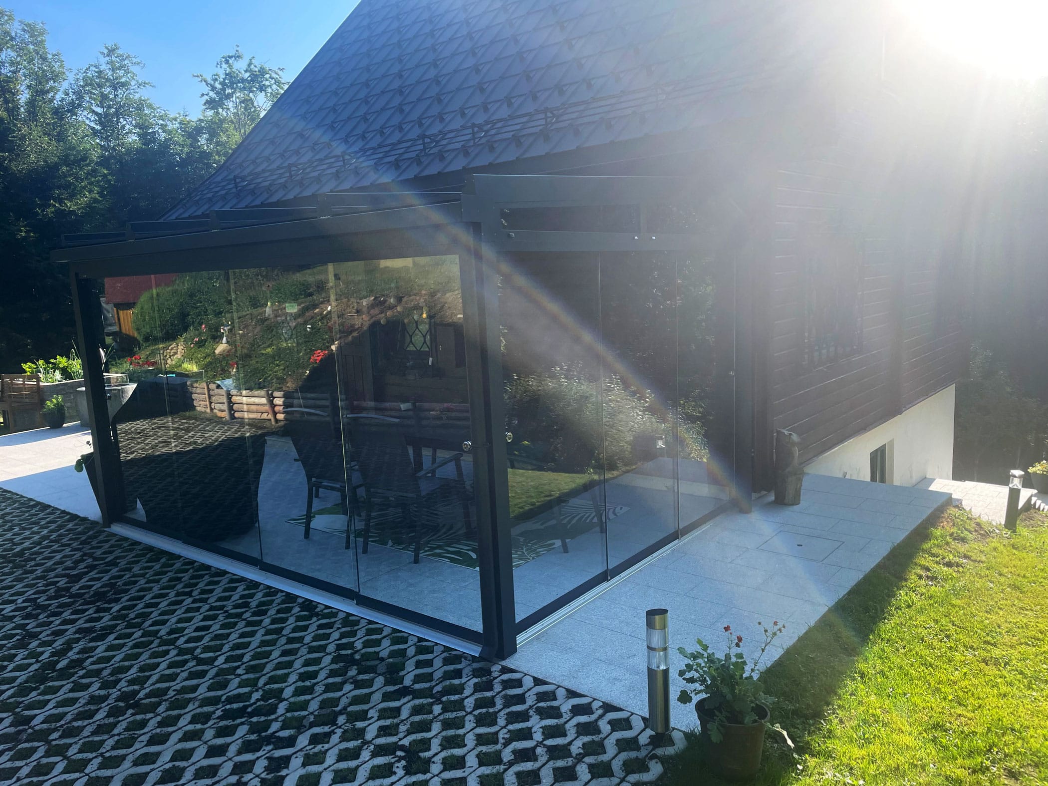 Terrassenüberdachung und 2 Seitenwände als Windschutz zum Schieben