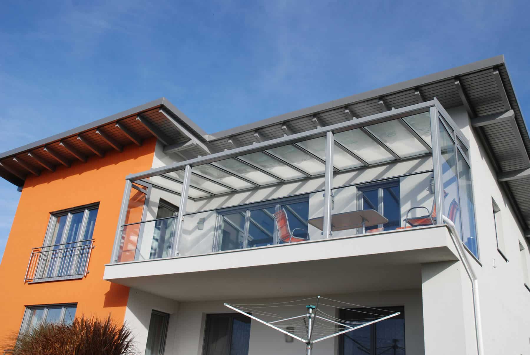 Überdachter Balkon