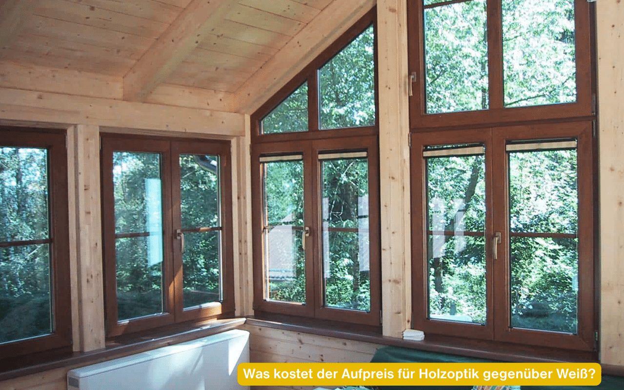 Was kostet der Aufpreis für Holzoptik gegenüber Weiß? Kunststofffenster mit Holzdekor-Folie auf der Innenseite