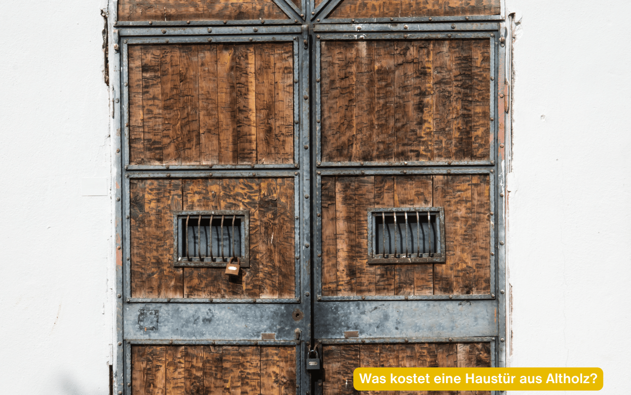 Was kostet eine Haustür aus Altholz? Alte Holztür aus verwittertem Altholz