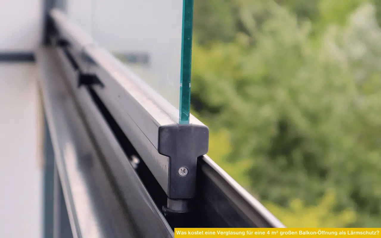 Was kostet eine Verglasung für eine 4 m² großen Balkon-Öffnung als Lärmschutz? Detail Schiebesystem am Glas