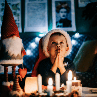 Weihnachtsurlaub bei Fenster-Schmidinger im Jahr 2025 informiert über Betriebsurlaub und Dank an Kunden für das vergangene Jahr.