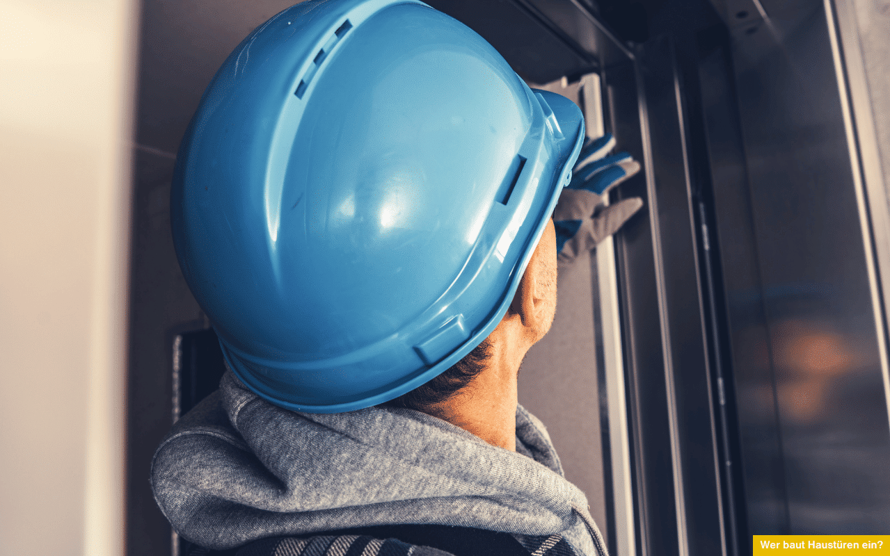 Wer baut Haustüren ein und worauf sollte man bei der Montage durch Fensterbaubetriebe oder externe Partner achten?