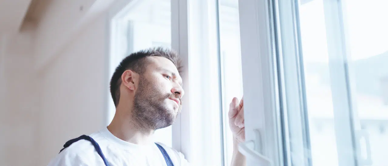 Wie erkennt man, dass bei einem Fertighaus die Fenster getauscht werden sollen