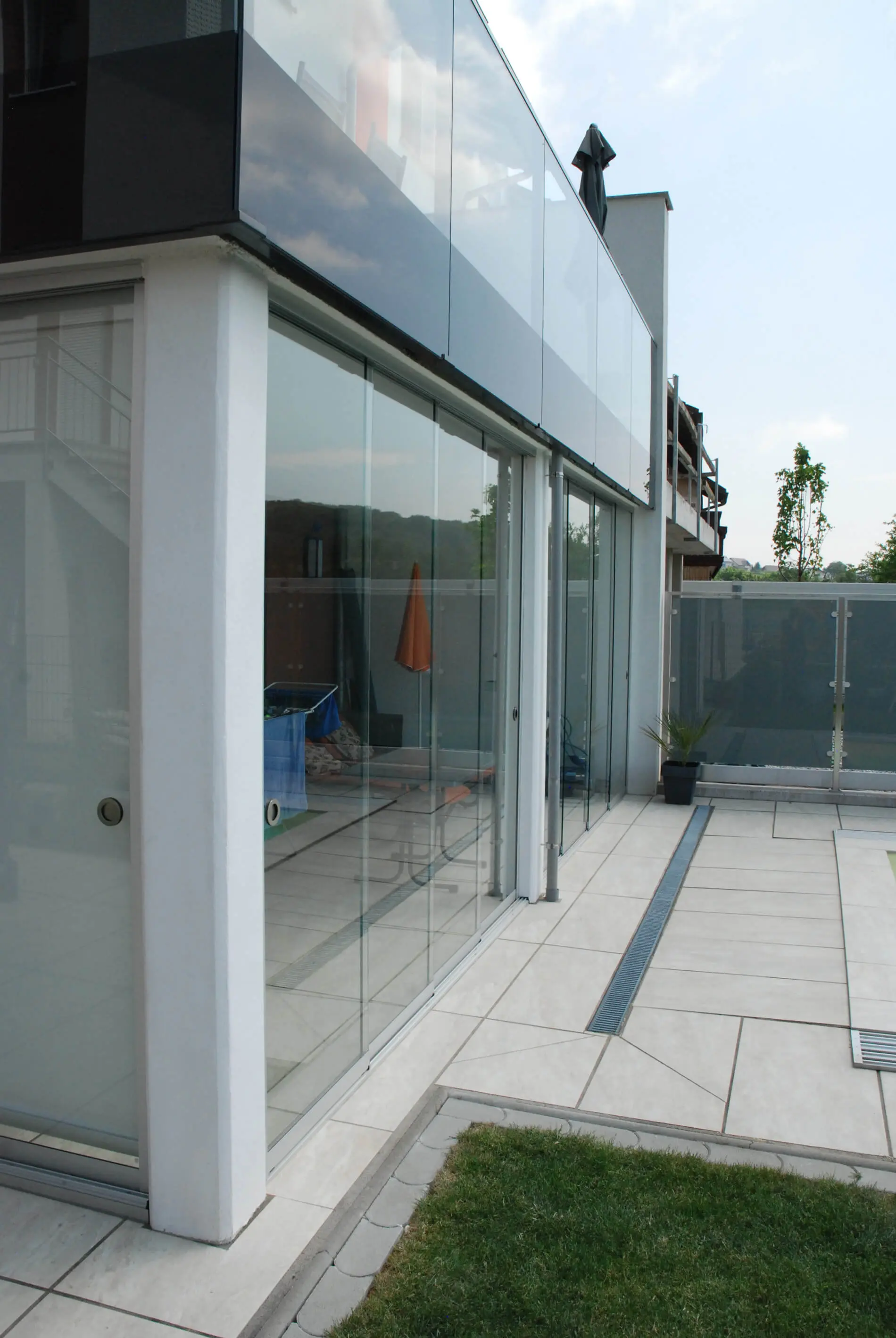 Wind- und Sichtschutz für Terrassen aus Glas