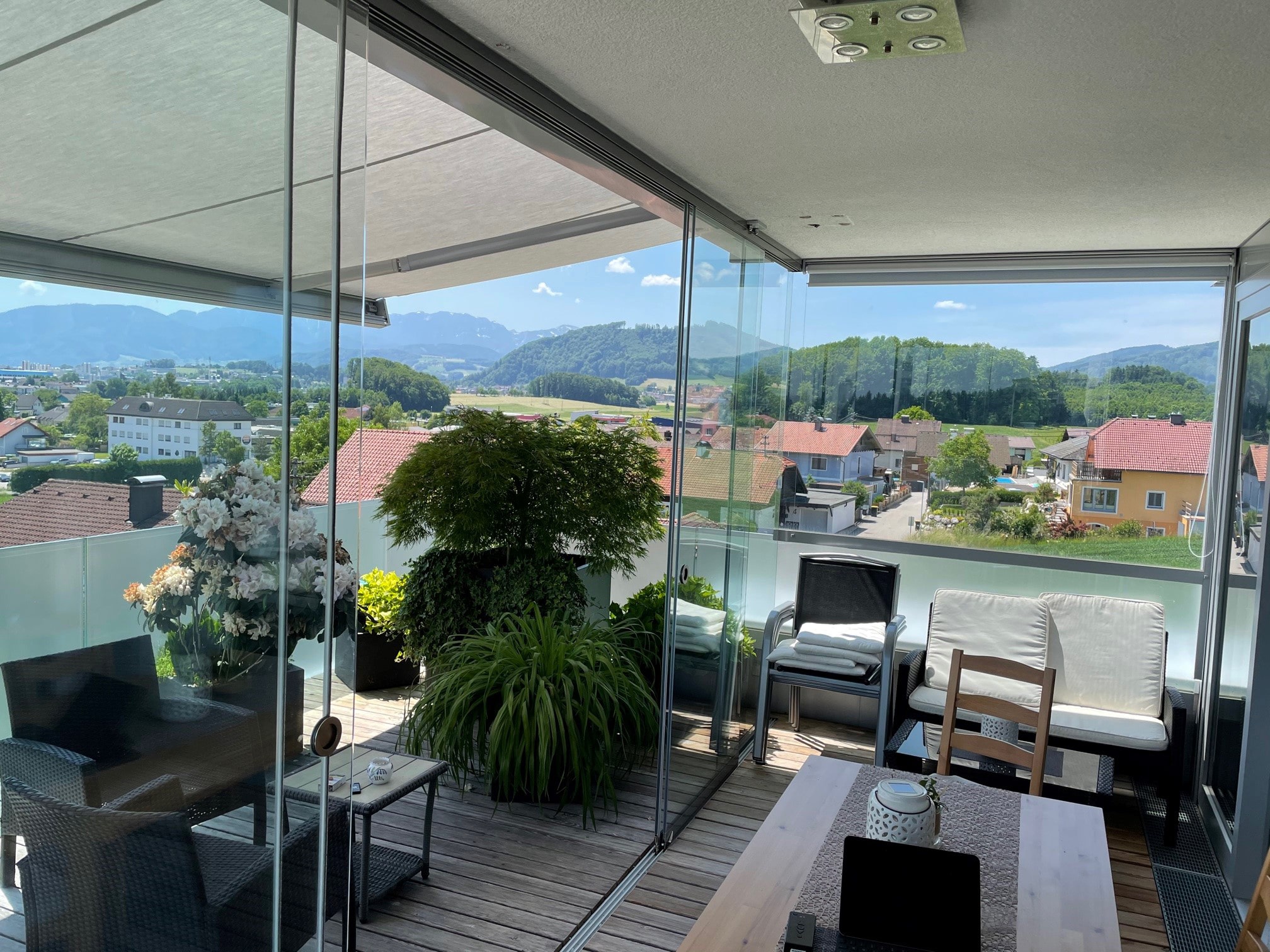 Wind- und Wetterschutz für die Dachterrasse nach Maß