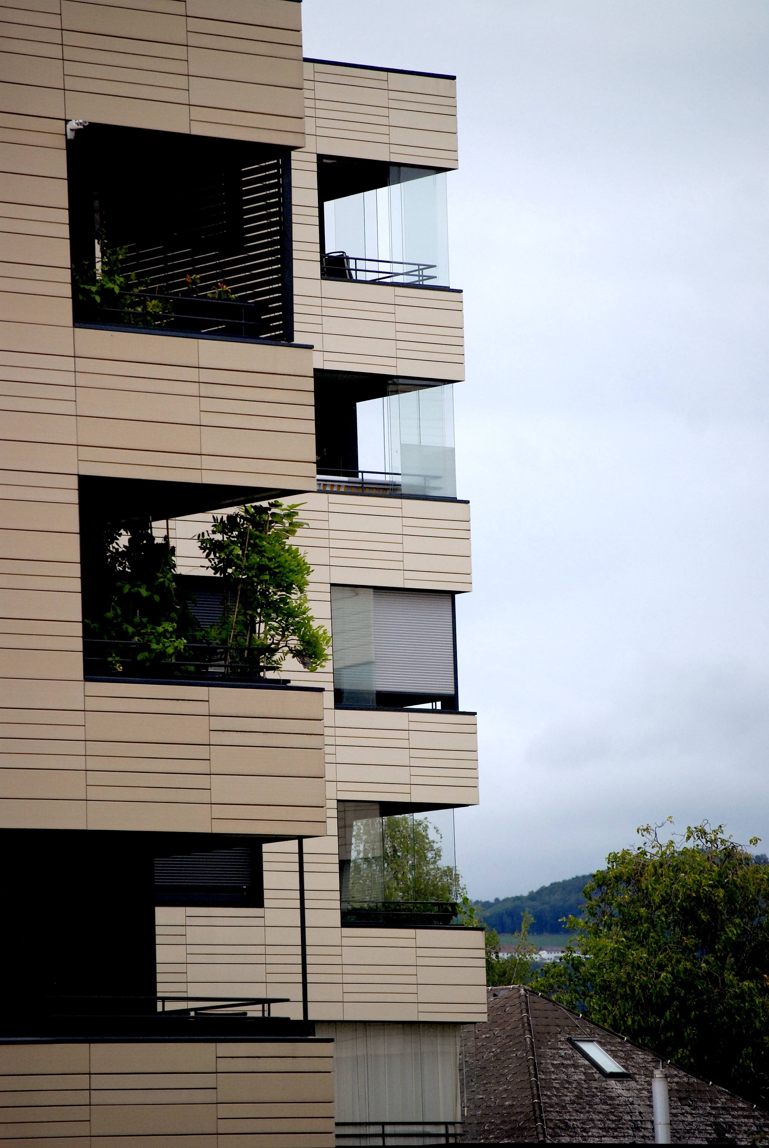Windschutz aus Glas für Balkon, Loggia und Terrassen