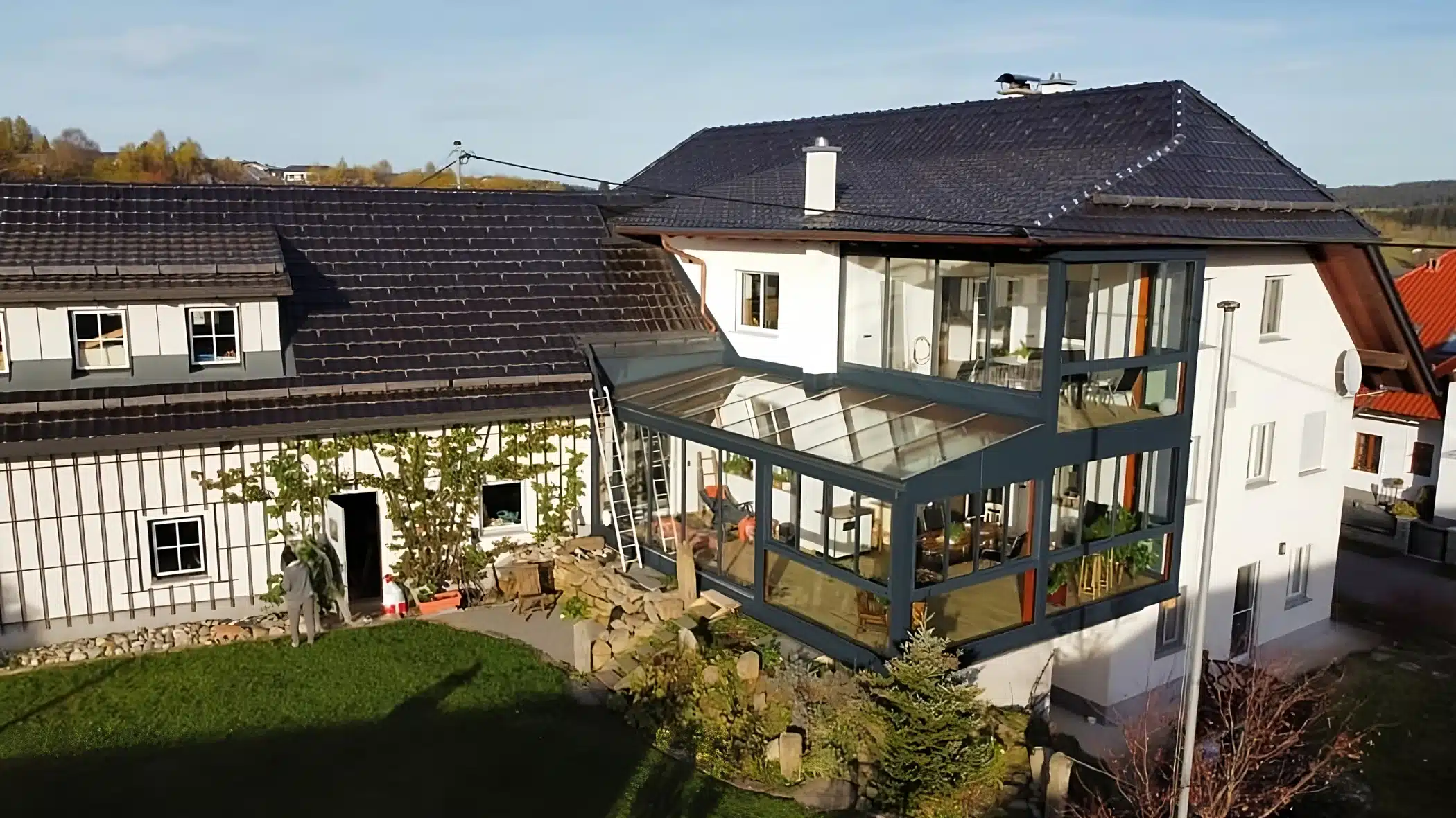 Wintergarten Anbau mit Schiebe-Elementen in Anthrazit