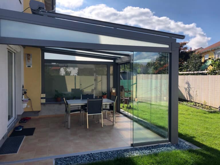 Wintergarten mit Glastüren in 4600 Wels