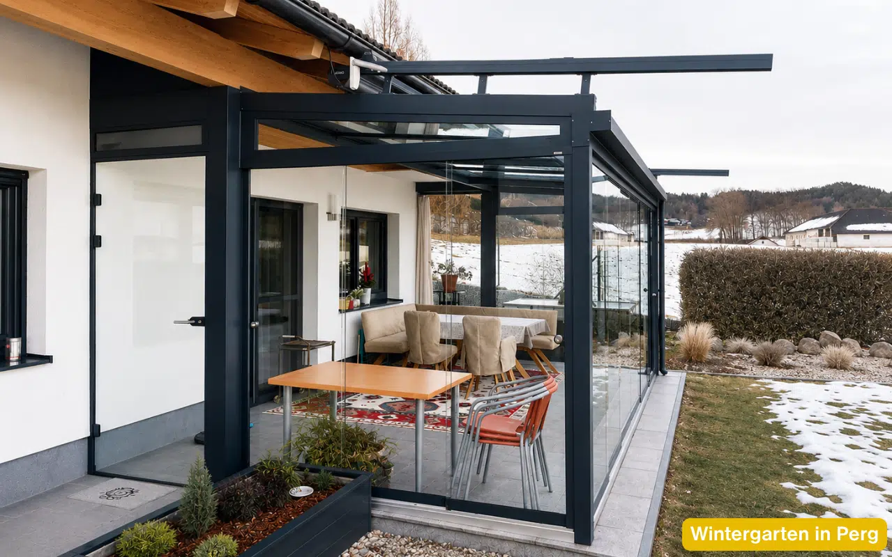 Wintergarten in Perg als moderne Terrassenerweiterung mit großzügigen Glasflächen und Aluminiumkonstruktion